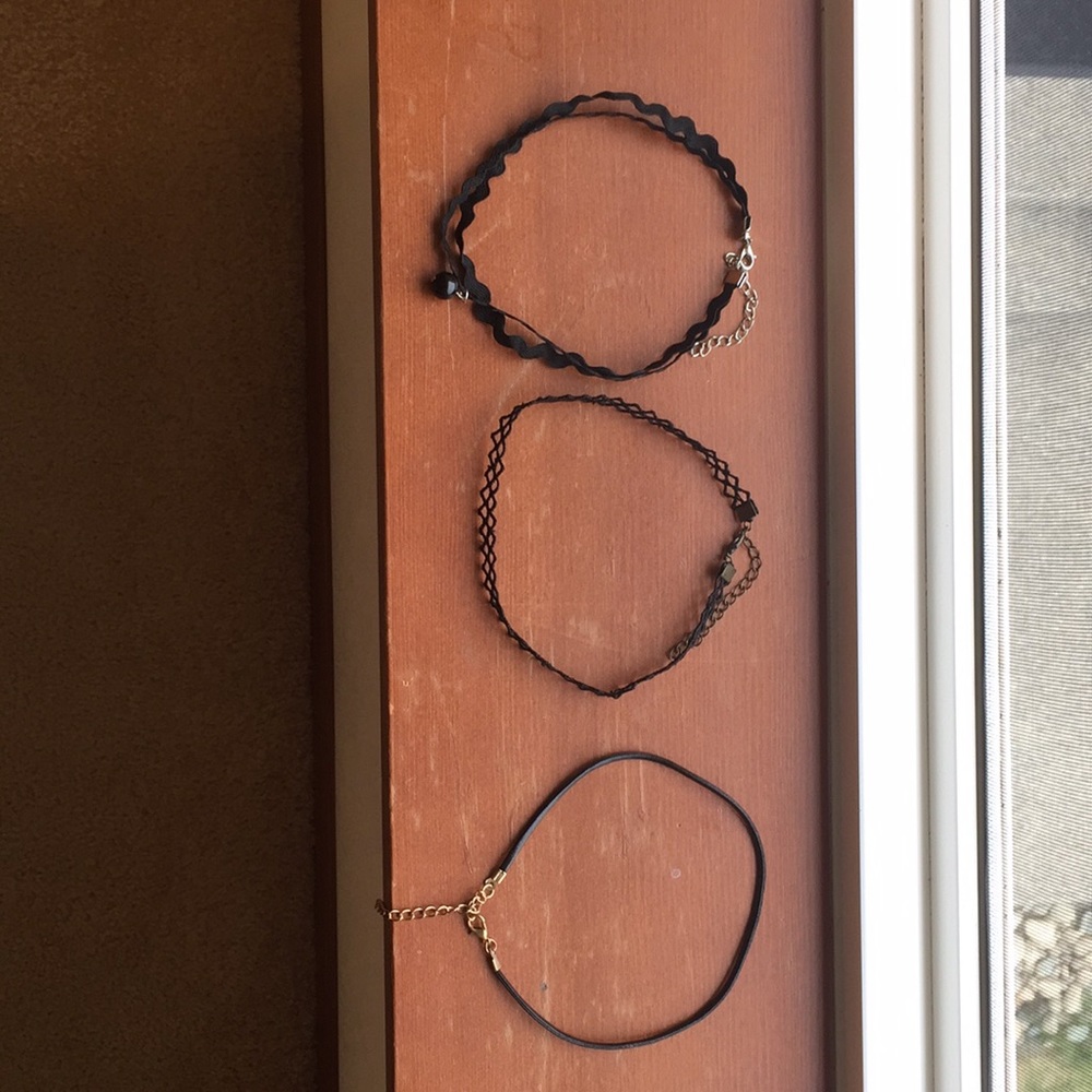 3 chokers